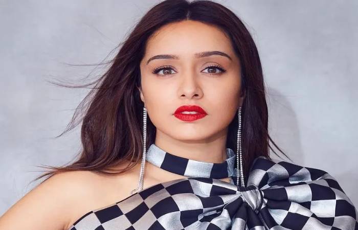 Shraddha Kapoor Net Worth 2021 – Salary, Cars, House